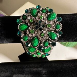 Vintage Emerald Gemstones Flower Cuff Bracelet